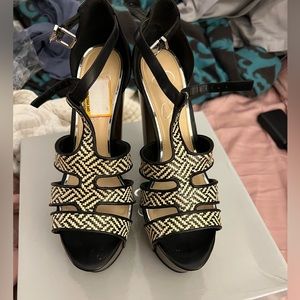 Size 10 Jessica Simpson platform sandals. Excellent condition.